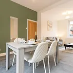 Herschell House - Location - Free Parking, Fast Wifi, Smarttv With Netflix - Perfect For Contractors, Families And Groups By Yoko Hébergement de vacances *