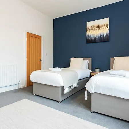 Herschell House - Location - Free Parking, Fast Wifi, Smarttv With Netflix - Perfect For Contractors, Families And Groups By Yoko