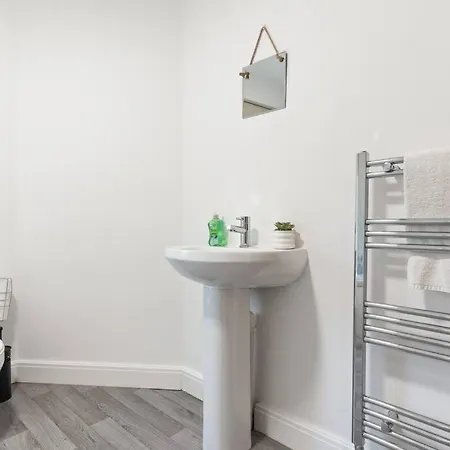 Herschell House - Location - Free Parking, Fast Wifi, Smarttv With Netflix - Perfect For Contractors, Families And Groups By Yoko Redcar