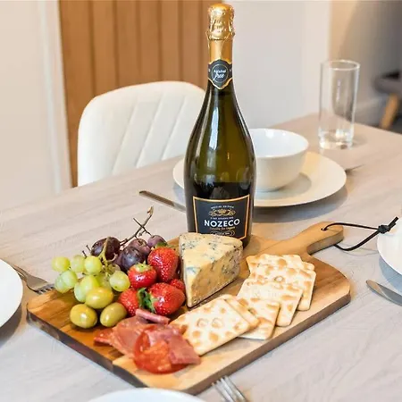 Herschell House - Location - Free Parking, Fast Wifi, Smarttv With Netflix - Perfect For Contractors, Families And Groups By Yoko * Redcar